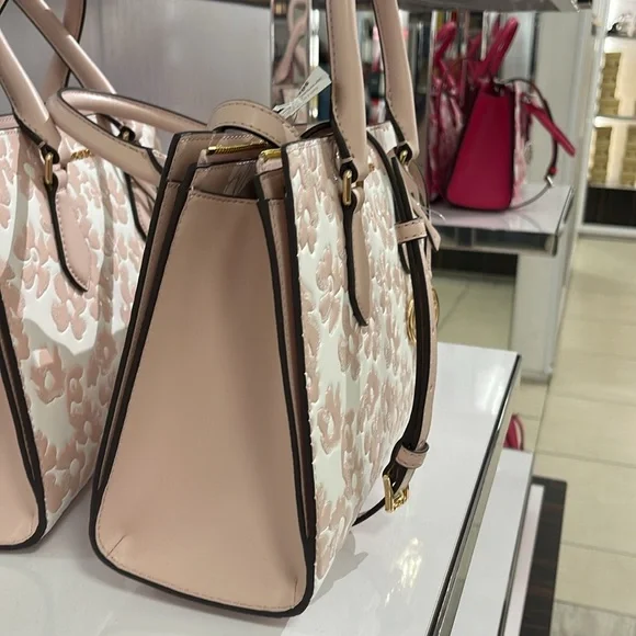 Michael Kors Sheila Medium Sequined Floral CZ Satchel
Powder Blush
NWT - Picture 16 of 16